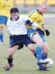 Tony Lê Hoàng về nước thử sức