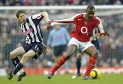 “Arsenal đã chủ định bán Vieira" ảnh 2 “Arsenal đã chủ định bán Vieira" ảnh 2