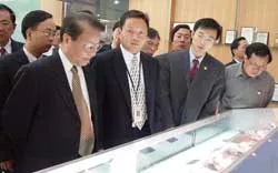 Đưa quan hệ hữu nghị và hợp tác toàn diện Việt - Trung lên tầm cao mới ảnh 2 Đưa quan hệ hữu nghị và hợp tác toàn diện Việt - Trung lên tầm cao mới ảnh 2