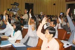 Phiên khai mạc kỳ họp thứ 4 HĐND TPHCM khóa VII ảnh 7 Phiên khai mạc kỳ họp thứ 4 HĐND TPHCM khóa VII ảnh 7