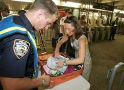Thành phố New York liên tiếp bị đe dọa khủng bố