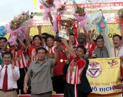 Number One V-Leagua 2005 (vòng 21 ngày 7-8) ảnh 1 Number One V-Leagua 2005 (vòng 21 ngày 7-8) ảnh 1