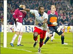 Essien - “thương vụ” kỷ lục của Chelsea