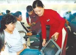 Đồng phục, sức mạnh màu cờ sắc áo…