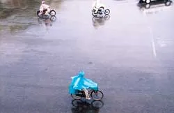 Phố bỗng là dòng sông uốn quanh...
