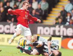 Newcastle United – Manchester United: M.U vào thế