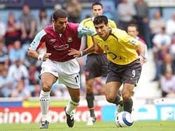 Arsenal đù sức lật ngược thế cờ ảnh 1 Arsenal đù sức lật ngược thế cờ ảnh 1