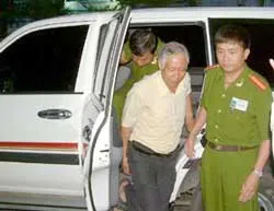 Khởi tố, bắt tạm giam nguyên GĐ Lê Minh Hoàng ảnh 2 Khởi tố, bắt tạm giam nguyên GĐ Lê Minh Hoàng ảnh 2