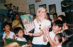Đại sứ thiện chí UNICEF Tea Leoni và đoàn đại biểu UNICEF Hoa Kỳ thăm TPHCM