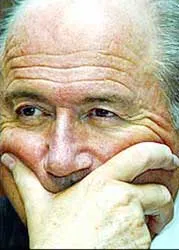 Khi ông Sepp Blatter chỉ trích sự giàu có của bóng đá