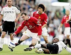 Manchester United đuổi theo cái bóng của Chelsea ảnh 2 Manchester United đuổi theo cái bóng của Chelsea ảnh 2