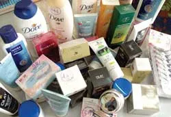 Cảnh giác với Thương hiệu “hàng xách tay” ảnh 2 Cảnh giác với Thương hiệu “hàng xách tay” ảnh 2