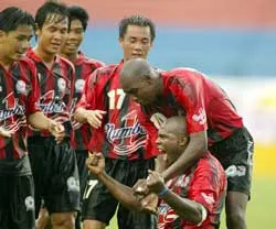 GĐT-Long An và Đà Nẵng toàn thắng