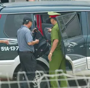 HLV Nguyễn Thành Vinh và Trọng tài Trương Thế Toàn bị tạm giam 4 tháng ảnh 2