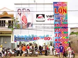 Bốn mùa giảm giá