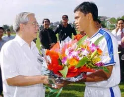 Chấn thương Quốc Vượng và Đức Cường gặp nhiều khó khăn ảnh 1 Chấn thương Quốc Vượng và Đức Cường gặp nhiều khó khăn ảnh 1