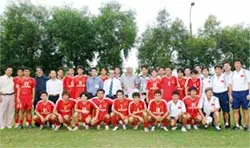 Hãy nỗ lực để đáp lại lòng mong mỏi của hàng triệu người hâm mộ ảnh 1 Hãy nỗ lực để đáp lại lòng mong mỏi của hàng triệu người hâm mộ ảnh 1