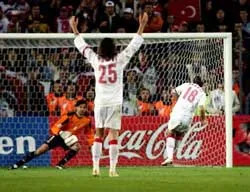 Cú Hattrick buồn ... ảnh 1 Cú Hattrick buồn ... ảnh 1