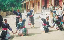 Làng mới của người Mông dưới chân Pu Quạc