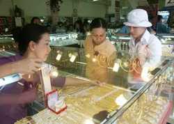 Chỉ tác động đến thị trường vàng?