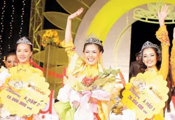 Nguyễn Thị Ái Nhi: Hoa hậu Phụ nữ Việt Nam qua ảnh 2005