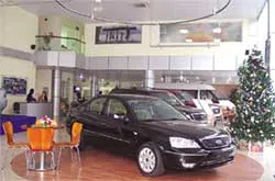 Thị trường ô tô cuối năm mua hay chờ?