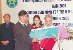 Du khách quốc tế thứ 1 triệu đến Hà Nội