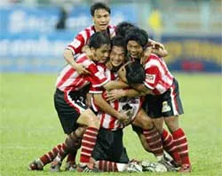 V-League 2006 với 13 đội, lợi hại thế nào? ảnh 1 V-League 2006 với 13 đội, lợi hại thế nào? ảnh 1