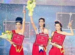Nguyễn Thúy Hương trở thành “Siêu mẫu Việt Nam Pond’s 2005"