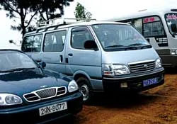 Một khía cạnh khác của việc lấy xe công đi lễ chùa