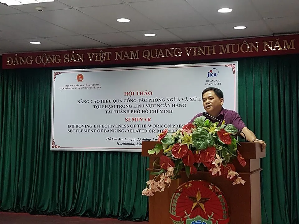 Phó Vụ trưởng Vụ 3, Viện KSND Tối cao Đỗ Mạnh Bổng phát biểu tại hội nghị