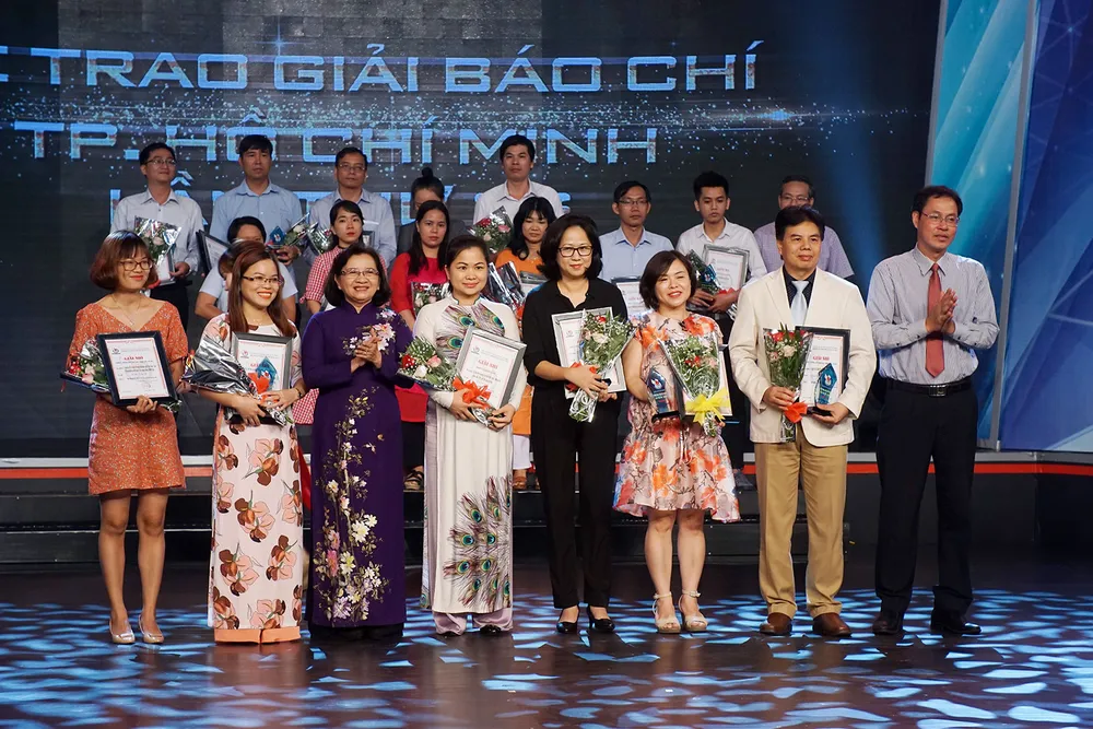 Báo chí TPHCM không ngừng lớn mạnh cả số lượng và chất lượng ảnh 2 Báo chí TPHCM không ngừng lớn mạnh cả số lượng và chất lượng ảnh 2
