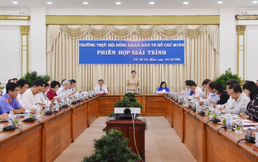 Quang cảnh phiên họp giải trình. Ảnh: VIỆT DŨNG