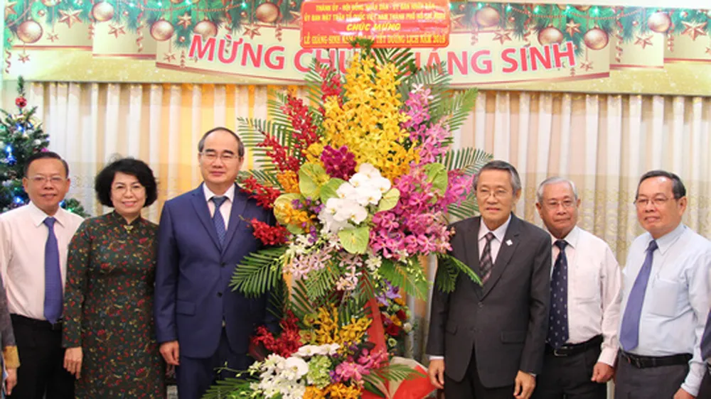Đoàn lãnh đạo TPHCM thăm, chúc mừng Giáng sinh Hội thánh Tin Lành Việt Nam (miền Nam)     ảnh 2