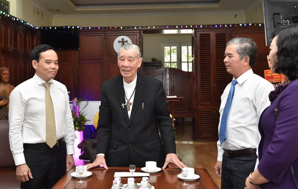 Lãnh đạo TPHCM đi thăm, chúc mừng Giáng sinh, năm mới 2020      ảnh 2