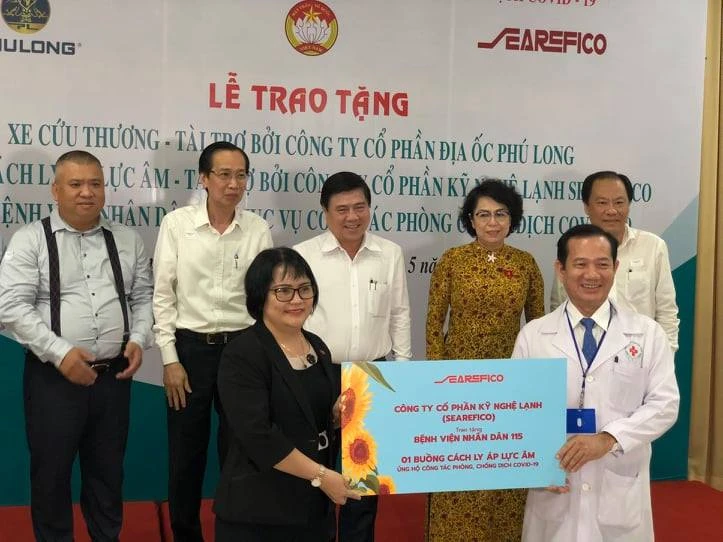 Bàn giao trang thiết bị y tế phục vụ công tác phòng, chống dịch Covid-19 cho Bệnh viện Nhân dân 115 ảnh 2 Bàn giao trang thiết bị y tế phục vụ công tác phòng, chống dịch Covid-19 cho Bệnh viện Nhân dân 115 ảnh 2