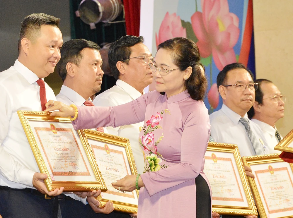Phong trào thi đua “Dân vận khéo” có sức lan tỏa những giá trị tốt đẹp trong xã hội ảnh 2 Phong trào thi đua “Dân vận khéo” có sức lan tỏa những giá trị tốt đẹp trong xã hội ảnh 2