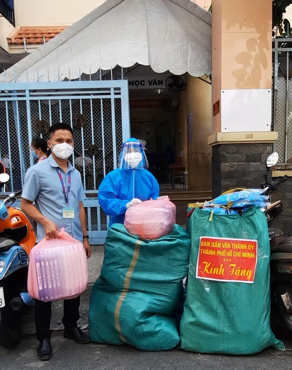 Tập đoàn Sea tặng vật tư y tế phòng chống dịch Covid-19 trị giá 42 tỷ đồng ảnh 3