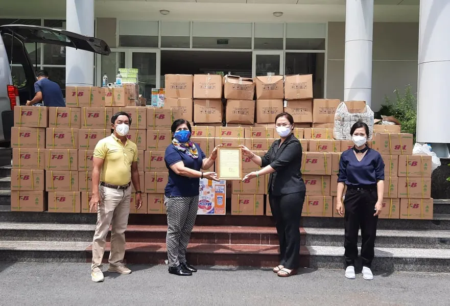 Hơn 60.000 túi thuốc nghĩa tình đến người F0 cách ly tại nhà ảnh 2