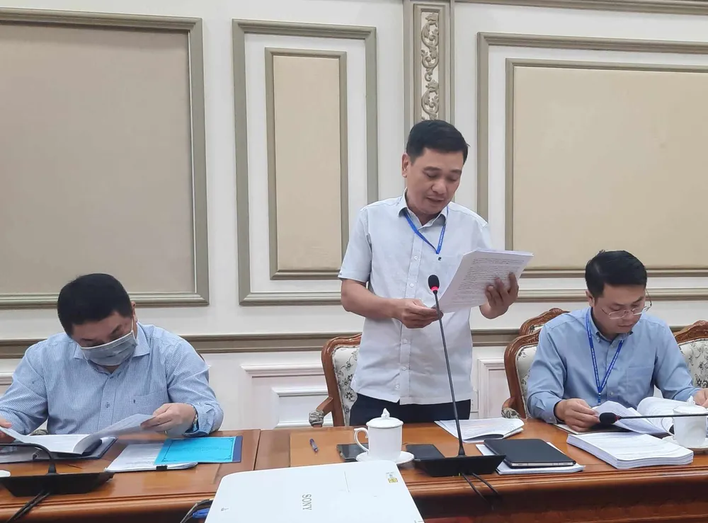 Đại diện Sở GT-VT TPHCM phát biểu tại buổi giám sát Đại diện Sở GT-VT TPHCM phát biểu tại buổi giám sát