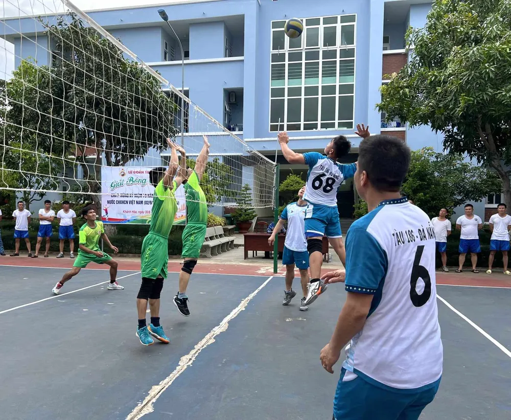 Các đội thi đấu giải bóng chuyền Lu 189 - 2.jpg