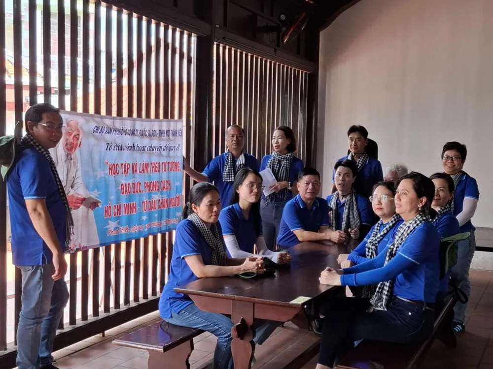 សកម្មភាពប្រធានបទពីស្នាមជើងមនុស្ស Bao tang - 1.jpg