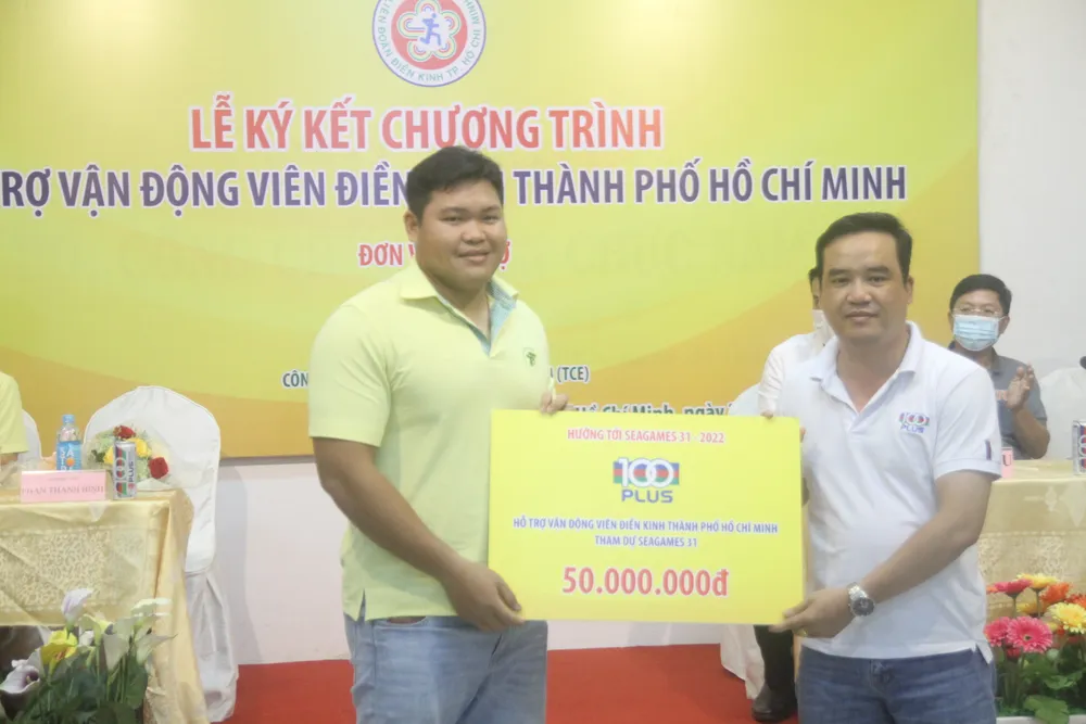 VĐV điền kinh TPHCM nhận được tài trợ trong năm 2022 ảnh 2