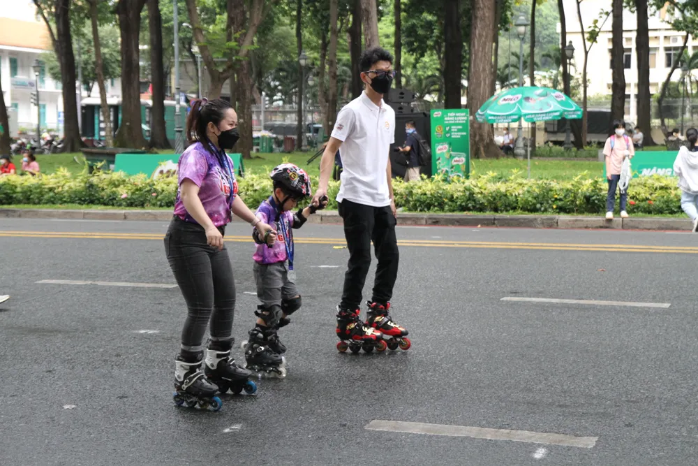 Rộn rã bước chân nơi thành phố mang tên Bác ảnh 3