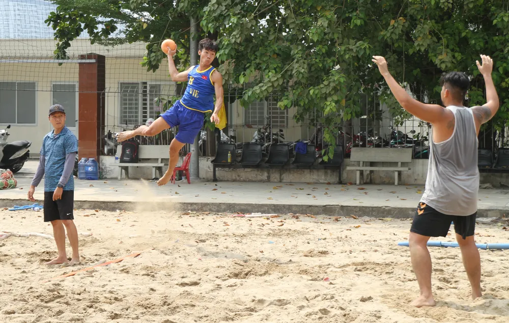 Đội tuyển bóng ném bãi biển nam tự tin bảo vệ HCV tại SEA Games 31 ảnh 2