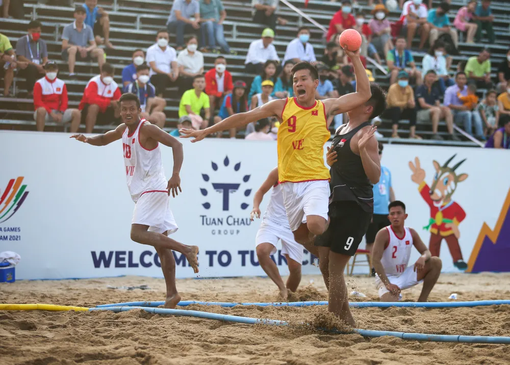 Chờ tin thắng trận của bóng ném bãi biển Việt Nam ảnh 3