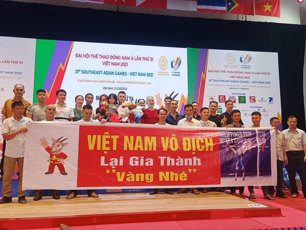 Đô cử Lại Gia Thành lập cú đúp kỷ lục SEA Games ảnh 1