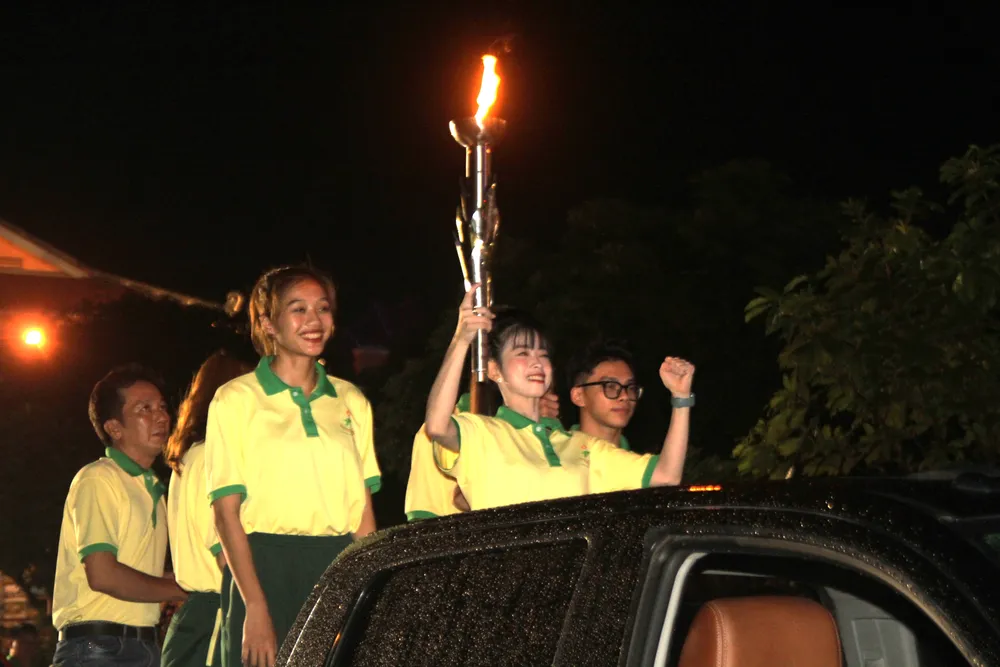 9 VĐV tham gia rước đuốc Đại hội TDTT TPHCM lần IX ảnh 3