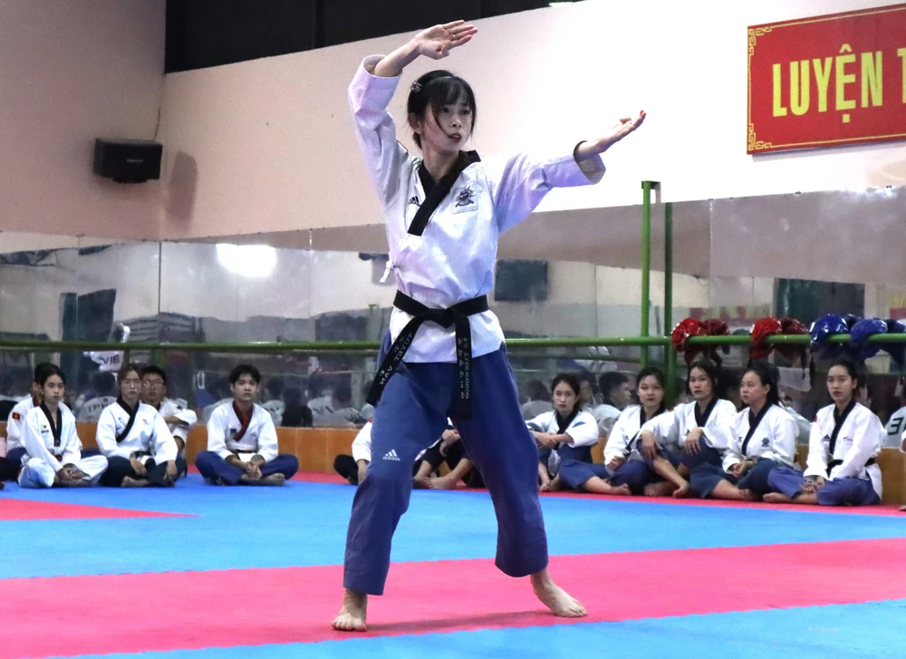 Châu Tuyết Vân được kỳ vọng giành thành tích cao cho taekwondo TPHCM tại đại hội toàn quốc. Ảnh: NGUYỄN ANH