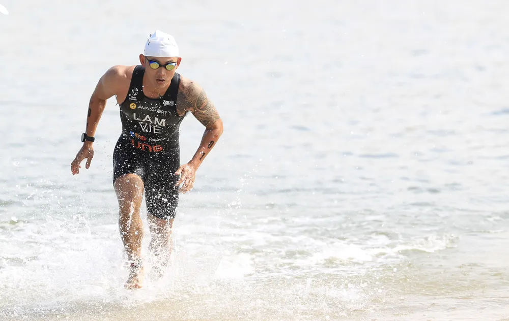 Lần đầu đưa vào chương trình thi đấu Đại hội toàn quốc, triathlon mang đến sức hút khó cưỡng với người hâm mộ thể thao. Ảnh: DŨNG PHƯƠNG